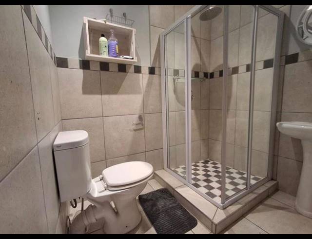 3 BEDROOM PROPERTY TO RENT IN BIRDSWOOD
